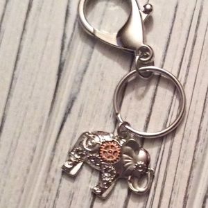 Elephant Keychain Silver-tone NEW